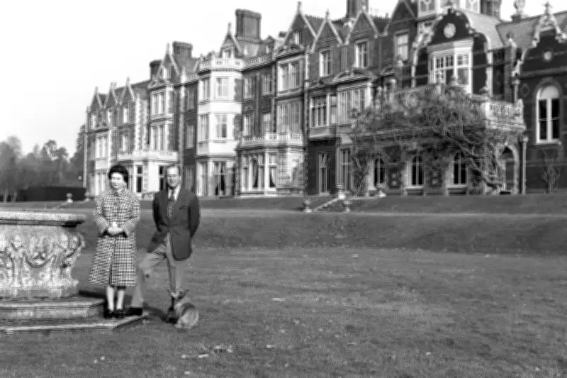 Ex-príncipe Andrew é preso em Sandringham após vazamento de arquivos de Epstein