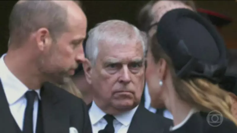 Ex-príncipe Andrew é preso na Inglaterra por vínculos com Jeffrey Epstein