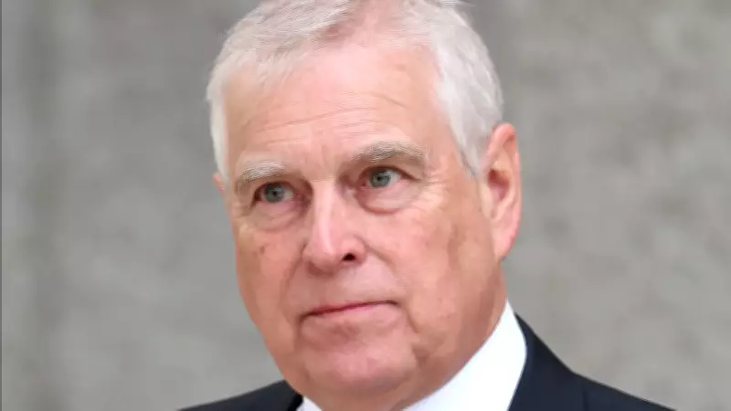 Ex-príncipe Andrew é preso por 11 horas no Reino Unido sob suspeita de má conduta pública