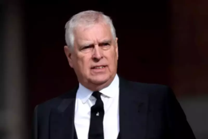 Ex-príncipe Andrew é preso por suspeita de conduta imprópria em cargo público