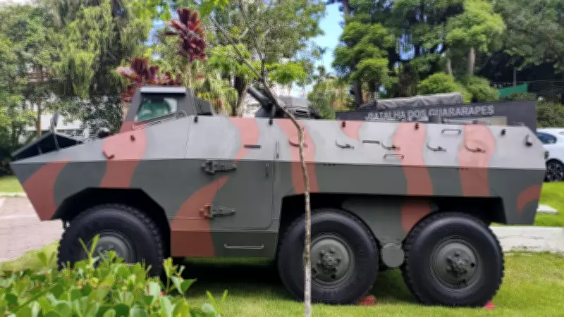 Exército doa blindado anfíbio de 11 toneladas para a Polícia Militar de Santa Catarina
