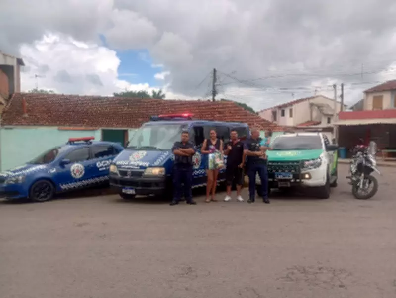 Família agradece com presentes a guardas que salvaram bebê engasgada em Buri (SP)