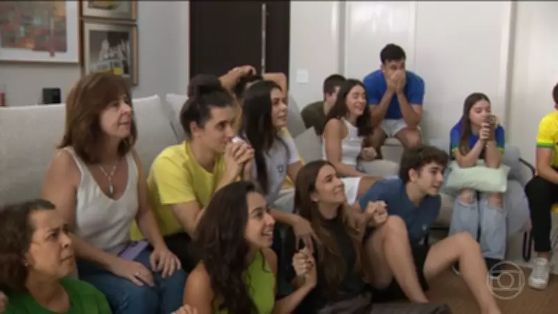 Família de Lucas Pinheiro Braathen celebra ouro olímpico com emoção em Paulínia