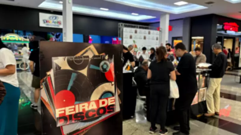 Feira de Discos no Pátio Limeira Shopping reúne colecionadores com acervo de 5 mil itens