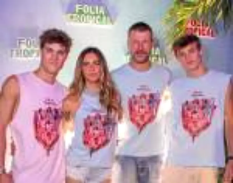 Fernanda Lima e Rodrigo Hilbert levam filhos gêmeos ao Desfile das Campeãs no Carnaval