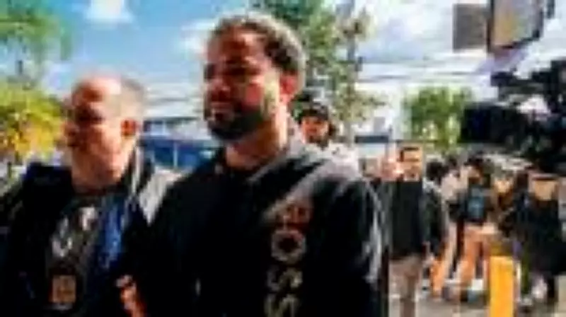 Filha adotiva de influenciador alega racismo e homofobia em condenação por exploração de menores