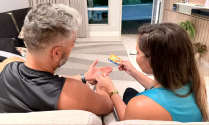 Fim dos orelhões em 2026 reaviva memórias de namoro com fichas em Feira de Santana