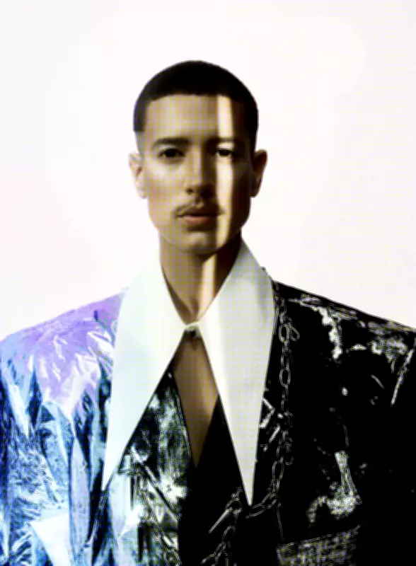 Fitti estreia show 'Fitti canta Ney' em São Paulo com repertório de Ney Matogrosso