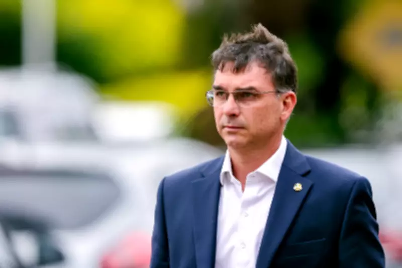 Flávio Bolsonaro monta núcleo econômico para campanha, mas busca figura central