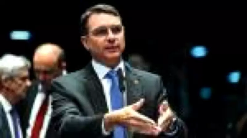 Flávio Bolsonaro propõe PEC para acabar com reeleição presidencial no Brasil