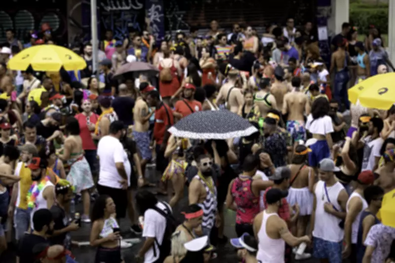 Foliões enfrentam chuva e calor no pré-carnaval de São Paulo; veja previsão