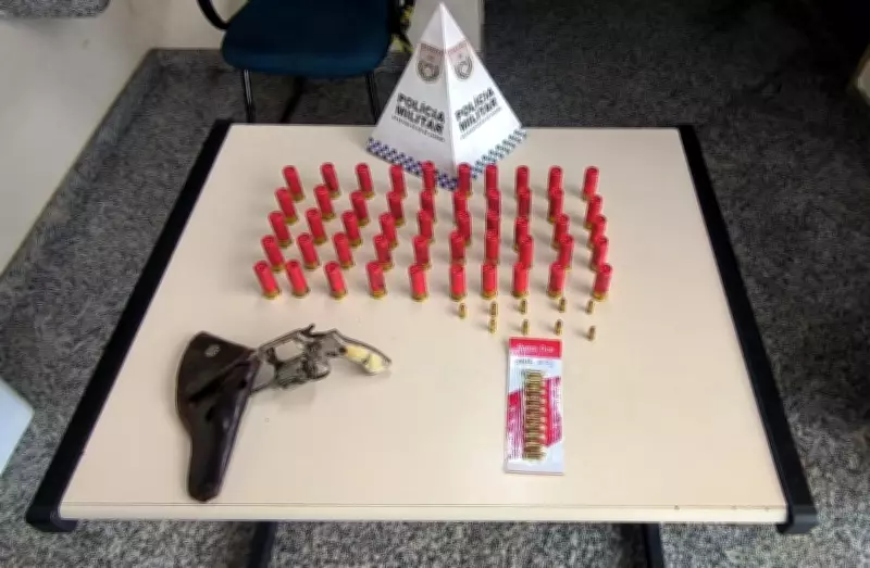 Foragido da Justiça é preso com arma e munições em Sapucaia, no Rio de Janeiro