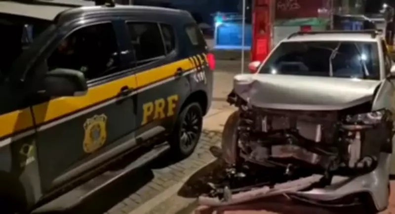 Foragido por homicídio é preso após fuga e colisão em abordagem da PRF no Recife