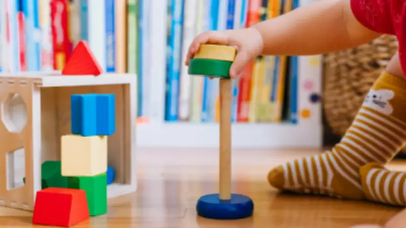 França emite alerta Amber após desaparecimento de três irmãos, incluindo bebê prematuro