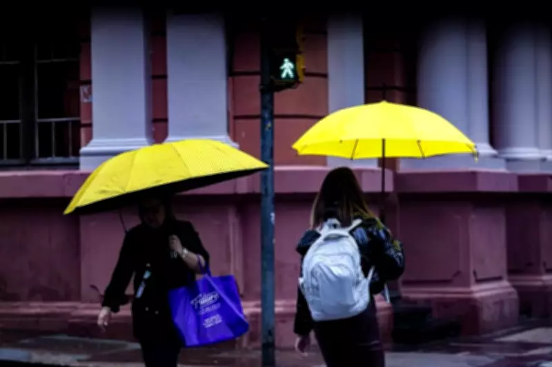 Frente fria intensifica temporais no Sul e mantém chuva no Sudeste e Centro-Oeste