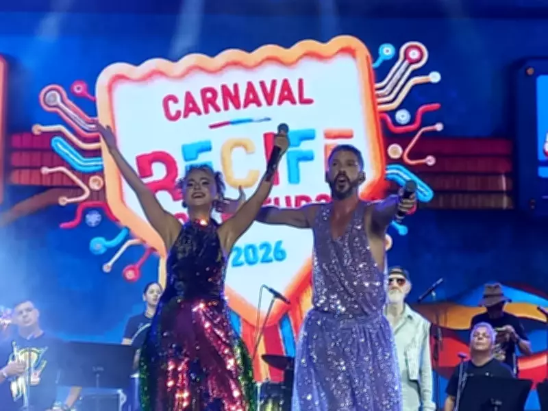 Frevo brilha na terceira noite do carnaval do Recife com shows no Marco Zero