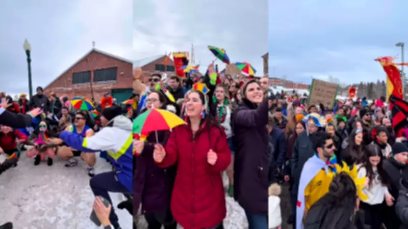 Galo na Neve leva o carnaval pernambucano ao Canadá com desfile em temperaturas abaixo de zero