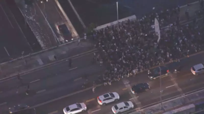 Gaviões da Fiel celebra vice-campeonato do carnaval de SP com festa na Ponte da Casa Verde