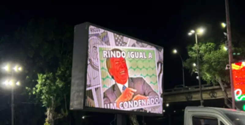 Gleisi Hoffmann critica TCU após recomendação de corte de verba para escola de samba que homenageia Lula