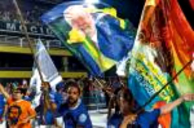 Globo enfrenta dilema na cobertura do Carnaval com homenagem a Lula na Sapucaí