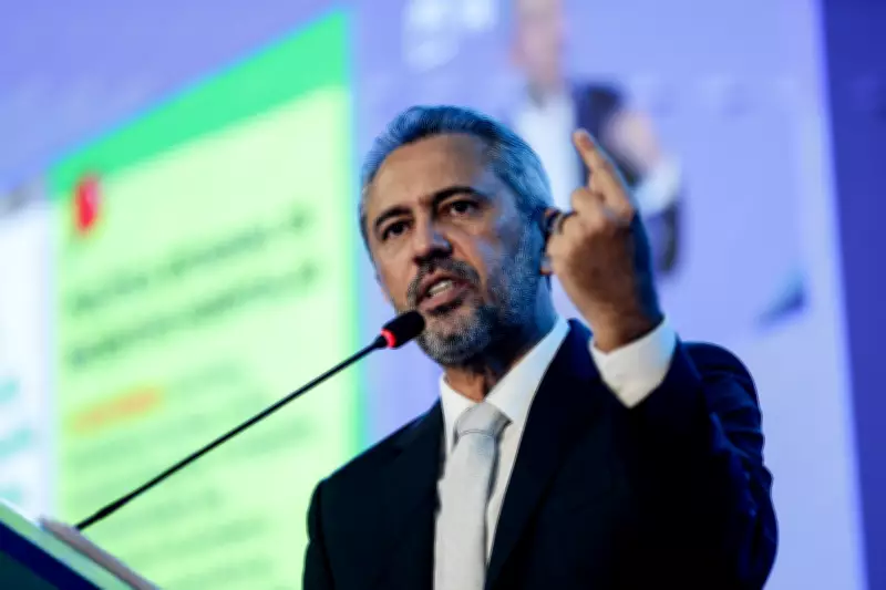 Governador do Ceará propõe programa para repatriar corpos de cearenses mortos no exterior