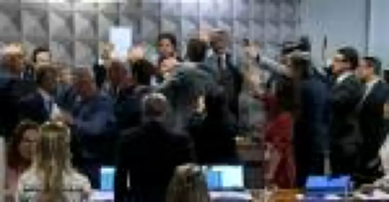 Governistas acusam presidente da CPMI de fraude e pedem anulação da quebra de sigilos de Lulinha