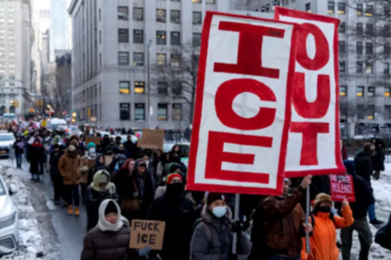 Governo Trump Retira 700 Agentes do ICE de Minnesota Após Protestos e Mortes