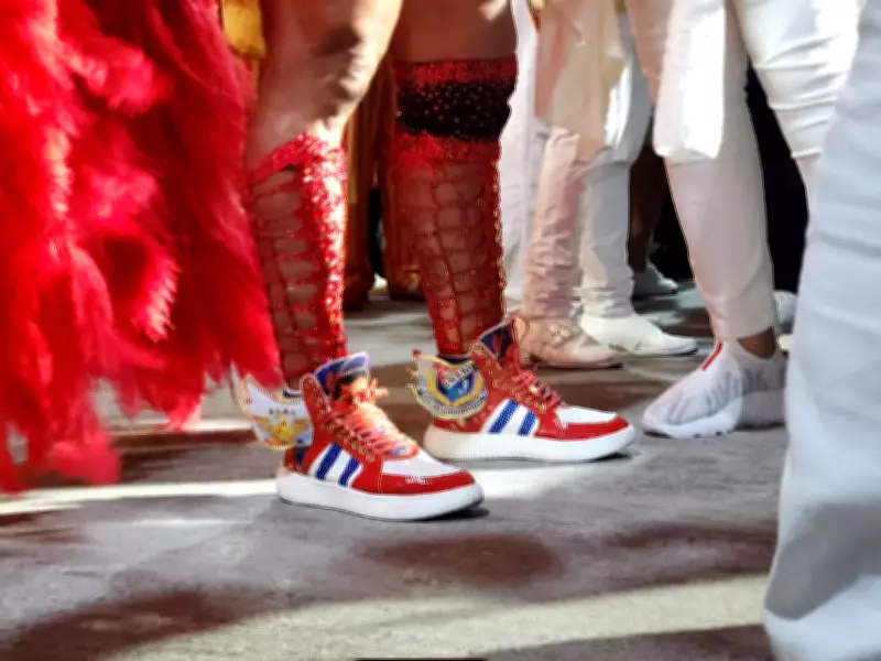 Gracyanne Barbosa desfila de tênis na União da Ilha após cirurgia no joelho