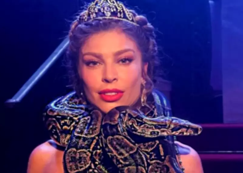 Grazi Massafera brilha como Dona Cobra e Dona Beja em séries simultâneas