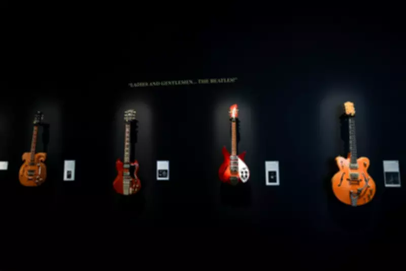 Guitarras de Kurt Cobain e Beatles em leilão milionário de coleção Jim Irsay