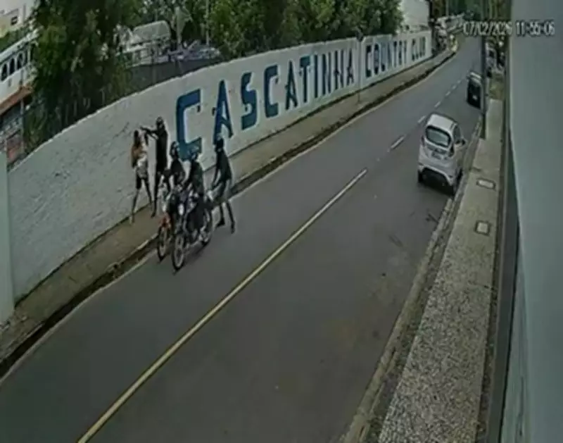 Homem é cercado e assaltado por quadrilha em duas motos em Juiz de Fora