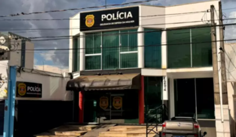 Homem é preso após tentar matar mulher e filho de 6 anos com faca em Sumaré