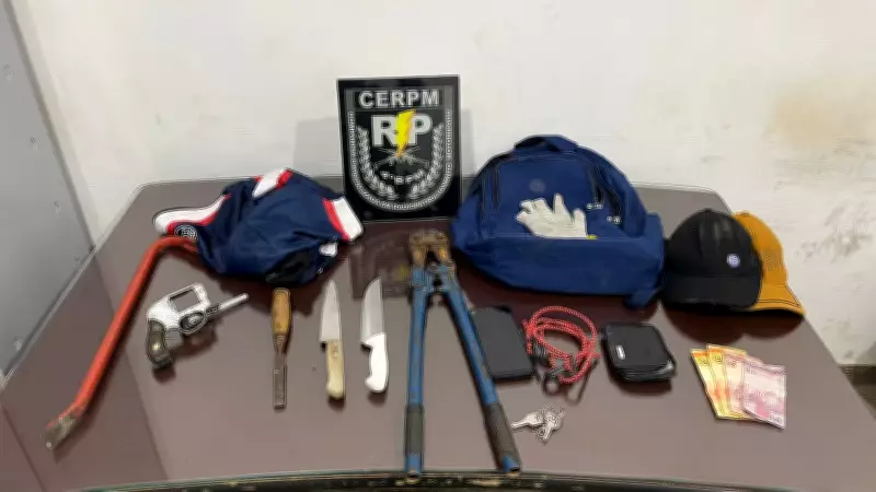 Homem é preso em Santana com arma e pé de cabra, suspeito de roubos a lojas