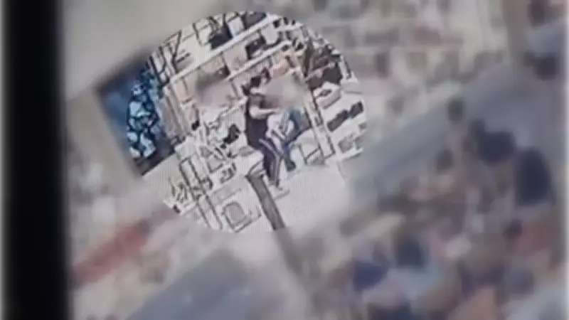 Homem agride mulheres muçulmanas e arranca hijab em shopping de Foz do Iguaçu