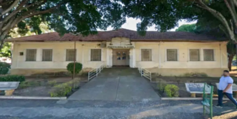 Homem armado com faca é preso após ameaçar mãe, irmã e cunhada em Garça, SP