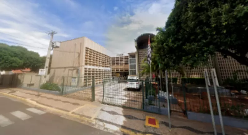 Homem é condenado a prisão por registrar filha alheia para receber visitas íntimas em SP