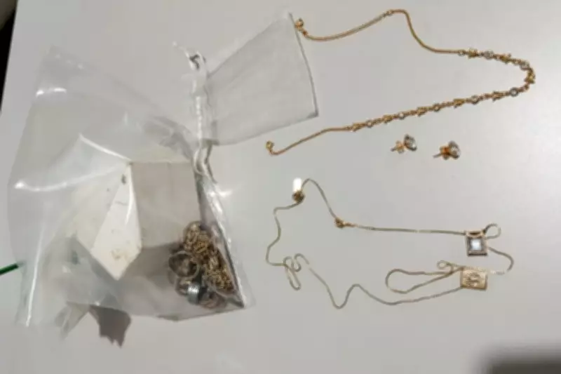 Homem é detido após furtar joias de herança durante serviço de limpeza em Piquerobi