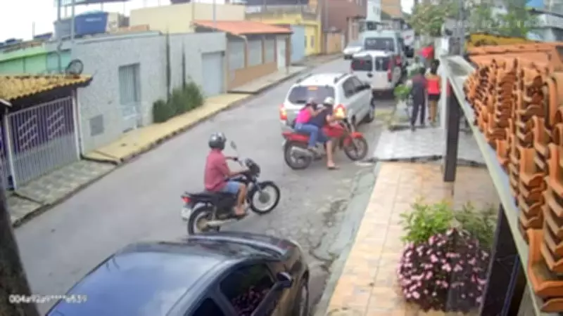 Homem é executado com 13 tiros em barbearia de Nova Serrana