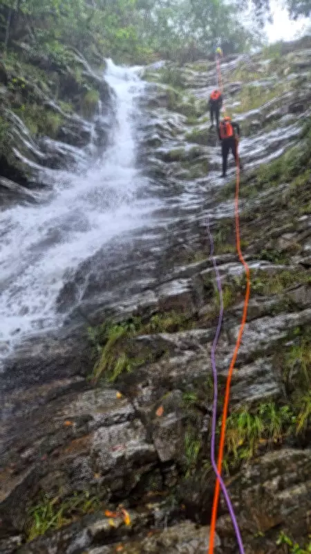 Homem morre após ser atingido por cabeça d'água durante rapel na Serra do Cipó