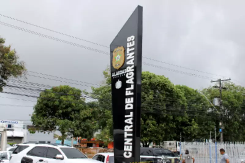 Homem é preso após ameaçar ex-esposa e filhos com foice e tijolo em Rio Largo