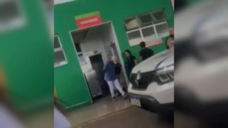 Homem é preso após tentar filmar mulher em banheiro de supermercado em Uberlândia