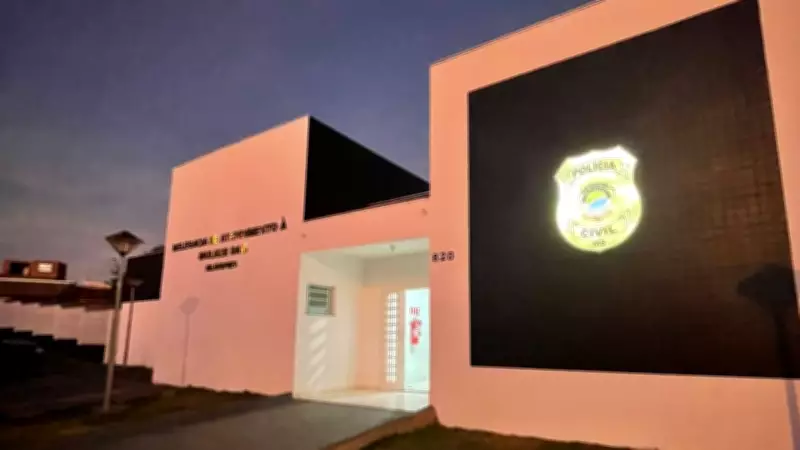 Homem é preso por agredir companheira na frente dos filhos em Dourados