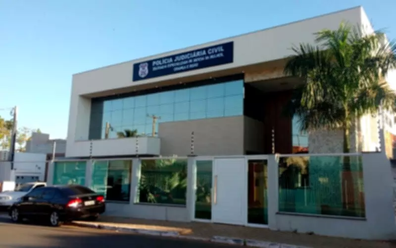 Homem é preso por manter companheira e enteada em cárcere privado em Várzea Grande