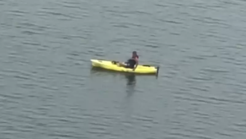 Homem resgatado de helicóptero após ficar à deriva em caiaque na Barragem de Pirapama