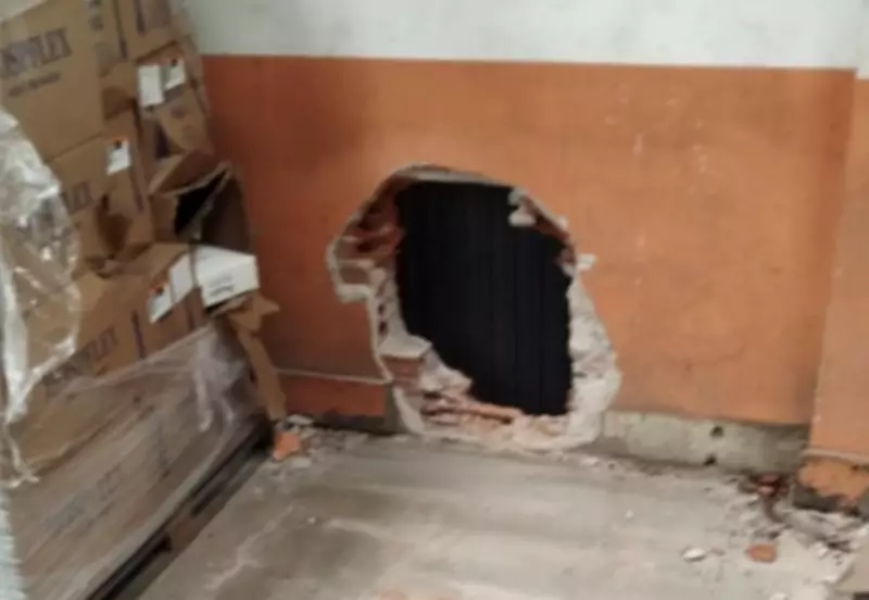 Homens se arrastam em empresa de Apucarana para tentar driblar sistema de segurança