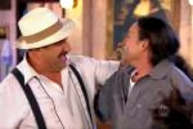 Humorista Marquito do SBT em coma induzido após acidente de moto em São Paulo