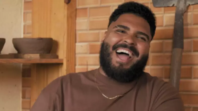 Humorista Paulo Vieira revela que convite para viver Lula no Carnaval veio do próprio presidente