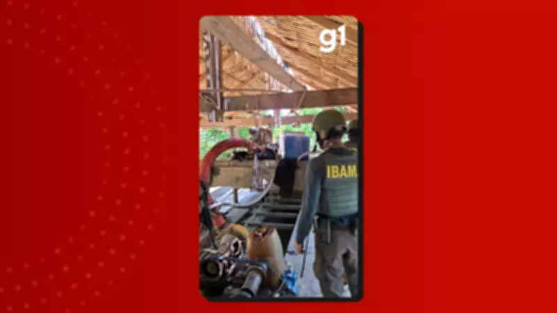 Ibama destrói dragas de garimpo ilegal e apreende madeira em Terras Indígenas no Amazonas