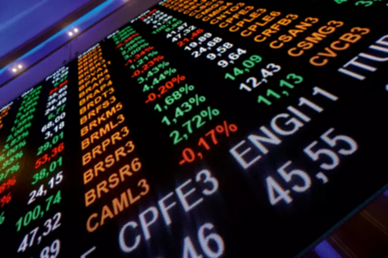 Ibovespa fecha em alta de 0,79% com foco em balanços e dados dos EUA