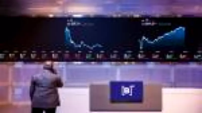 Ibovespa opera próximo da estabilidade com atenção no cenário internacional